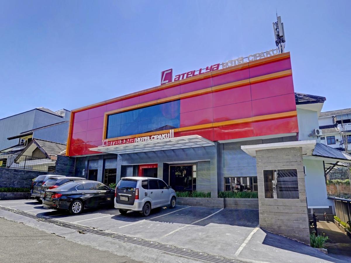 Oyo 3953 Hotel Catellya II Cipaku Bandung Luaran gambar