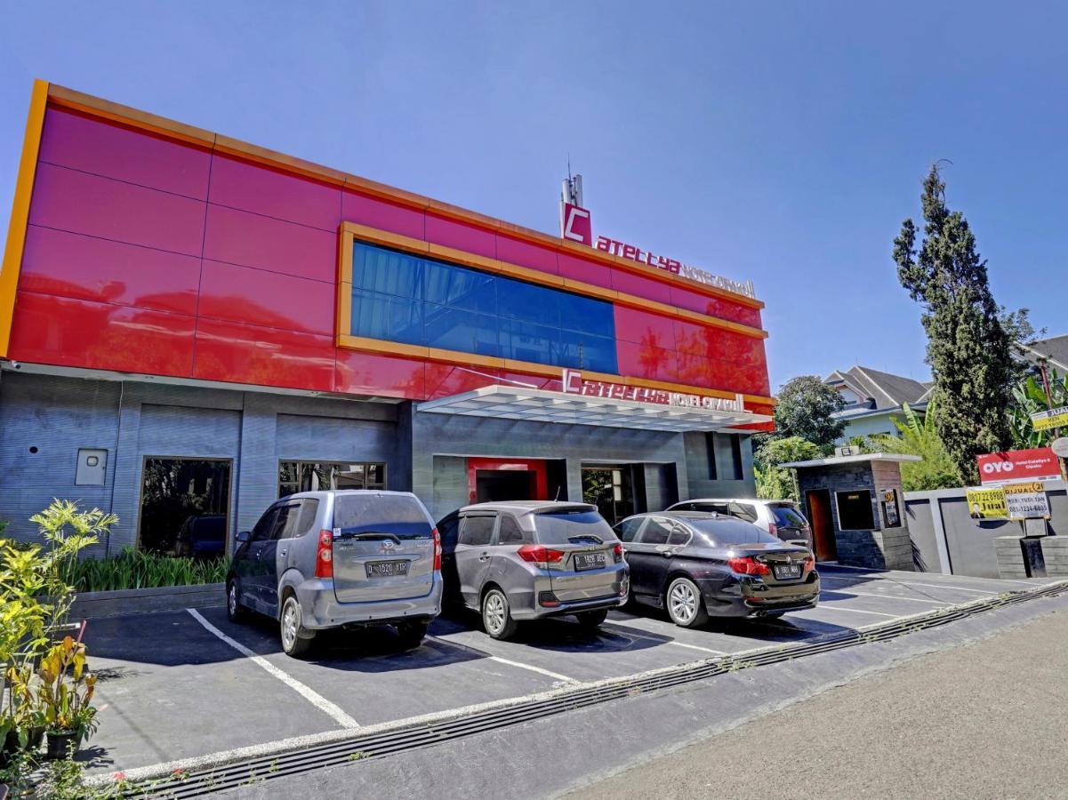 Oyo 3953 Hotel Catellya II Cipaku Bandung Luaran gambar