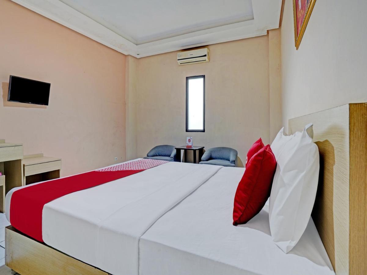 Oyo 3953 Hotel Catellya II Cipaku Bandung Luaran gambar