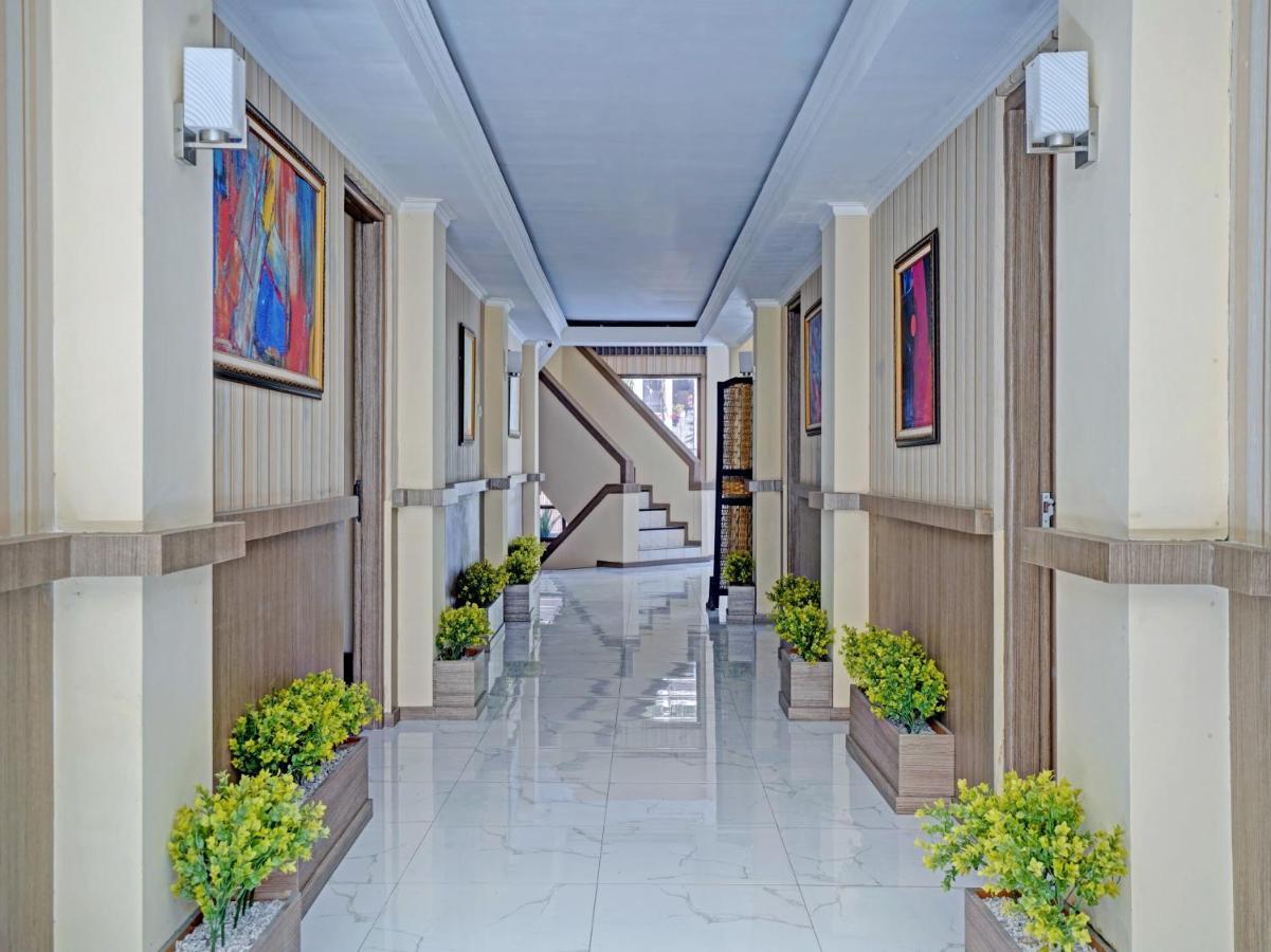 Oyo 3953 Hotel Catellya II Cipaku Bandung Luaran gambar