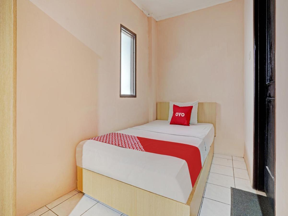 Oyo 3953 Hotel Catellya II Cipaku Bandung Luaran gambar