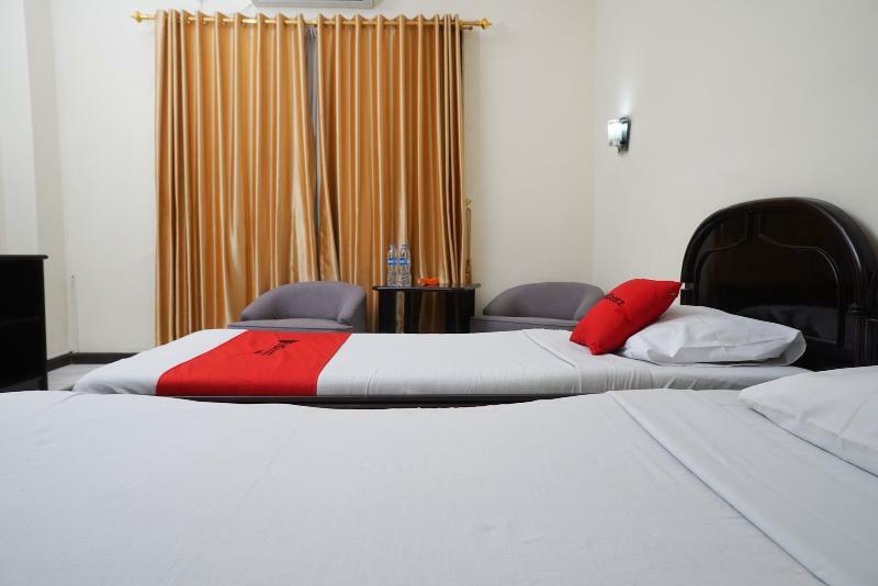 Oyo 3953 Hotel Catellya II Cipaku Bandung Luaran gambar