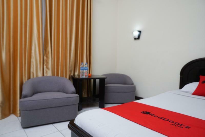 Oyo 3953 Hotel Catellya II Cipaku Bandung Luaran gambar
